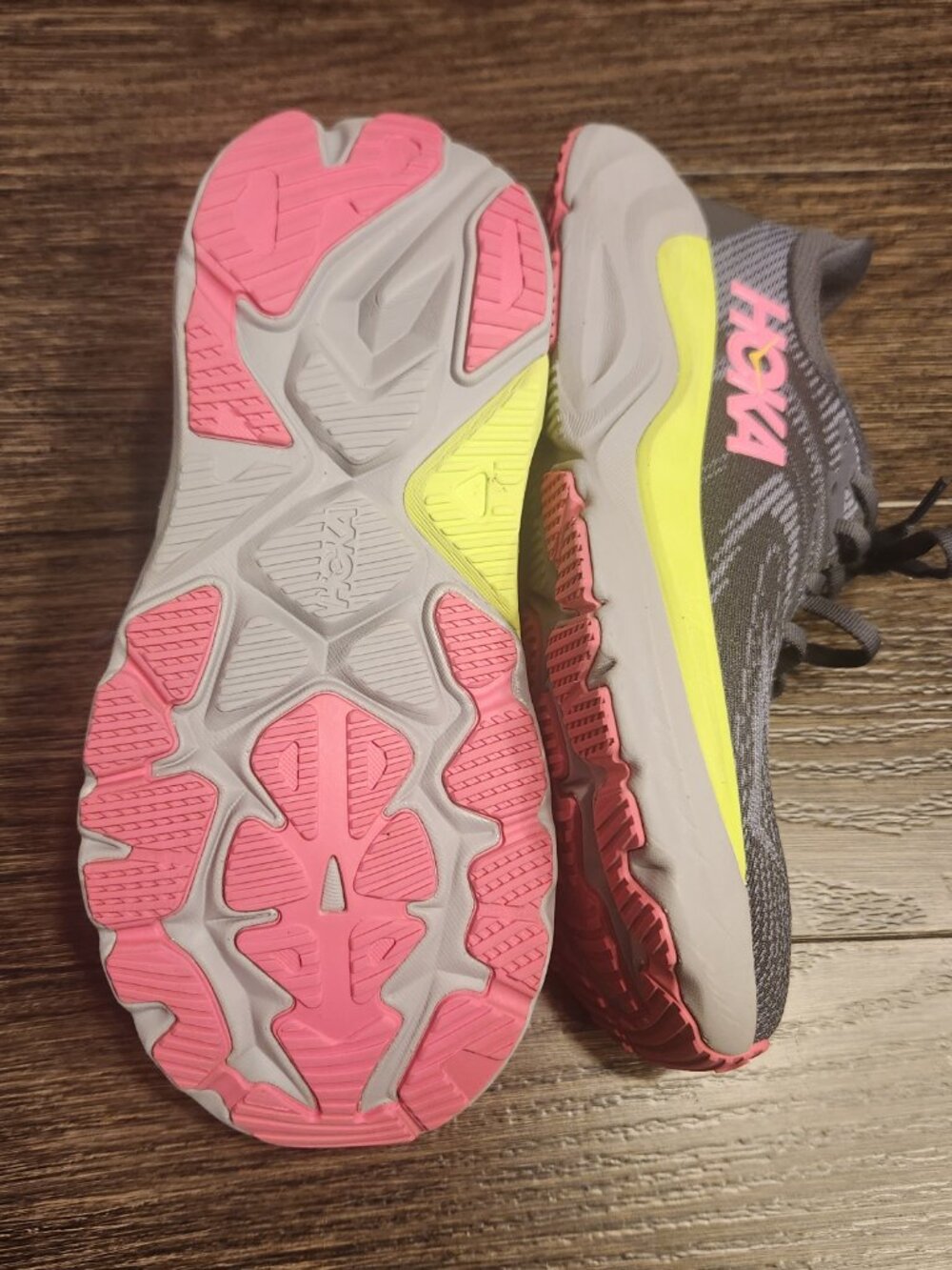 Women's HOKA Arahi 8 Running Shoes - Size 7 - Picture 2 of 4